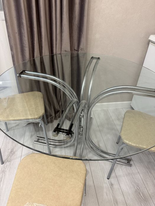 Продам стол со стульями