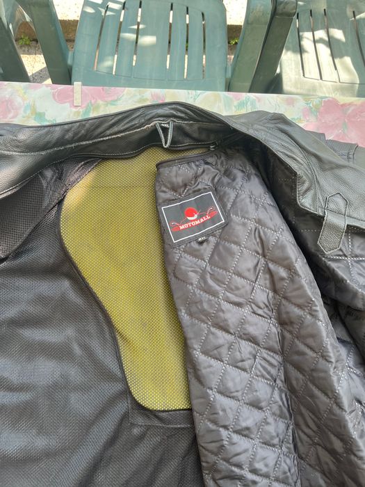 Мото каска и кожено мото яке