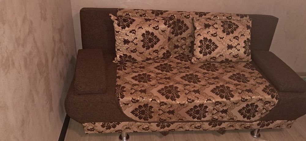 Продам диван в хорошем состоянии