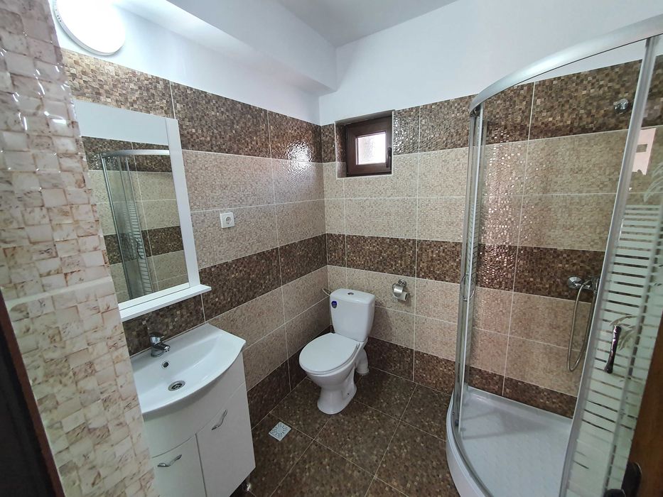 Inchiriez spatiu comercial in zona Mall