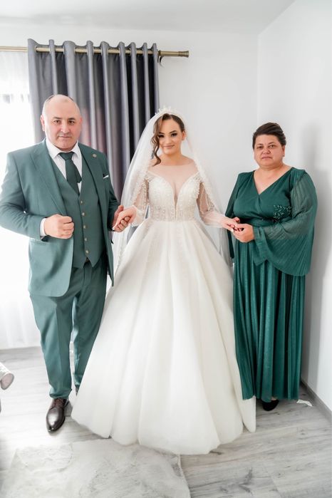 Vand rochie de mireasa