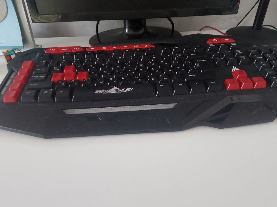 Продаю клавиатуру б/у