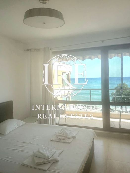 International Real Estates (IRE) представя: Двустаен апартамент с фро