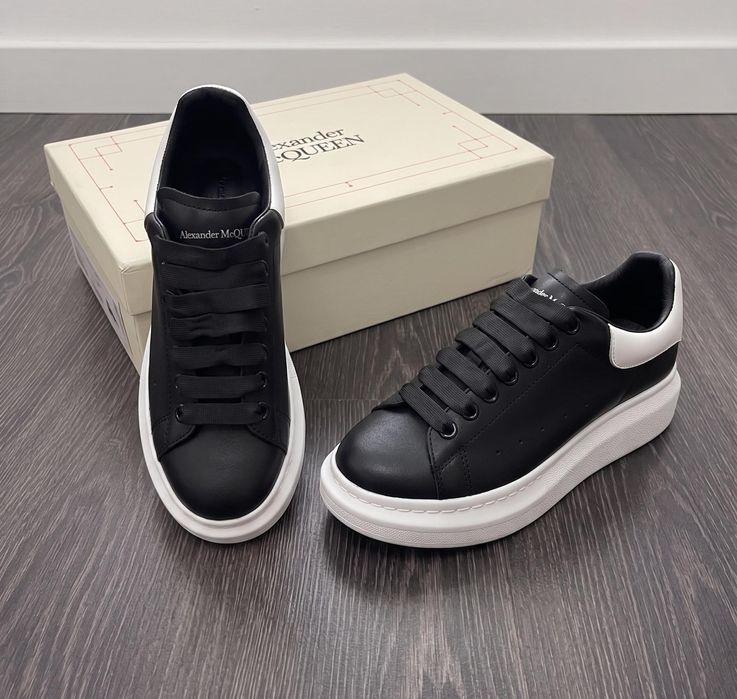 Adidasi Alexander McQueen Negru Alb - Full Box