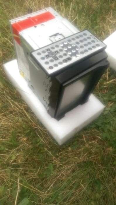 dvd auto 2din cu telecomanda,sina fixare,ramaornamentala,garantie3luni