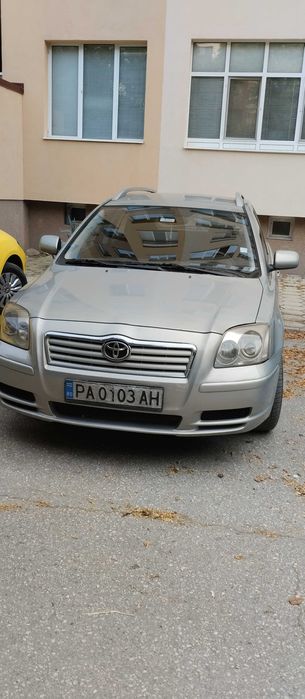 Продавам Тойота Авенсис
