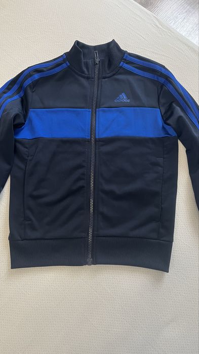 Продам детский костюм Adidas