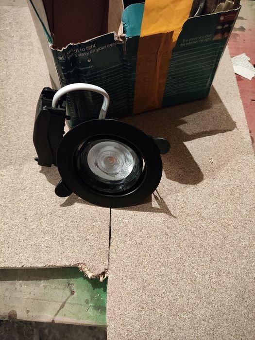 Видео Домофонна система и осветителни тела