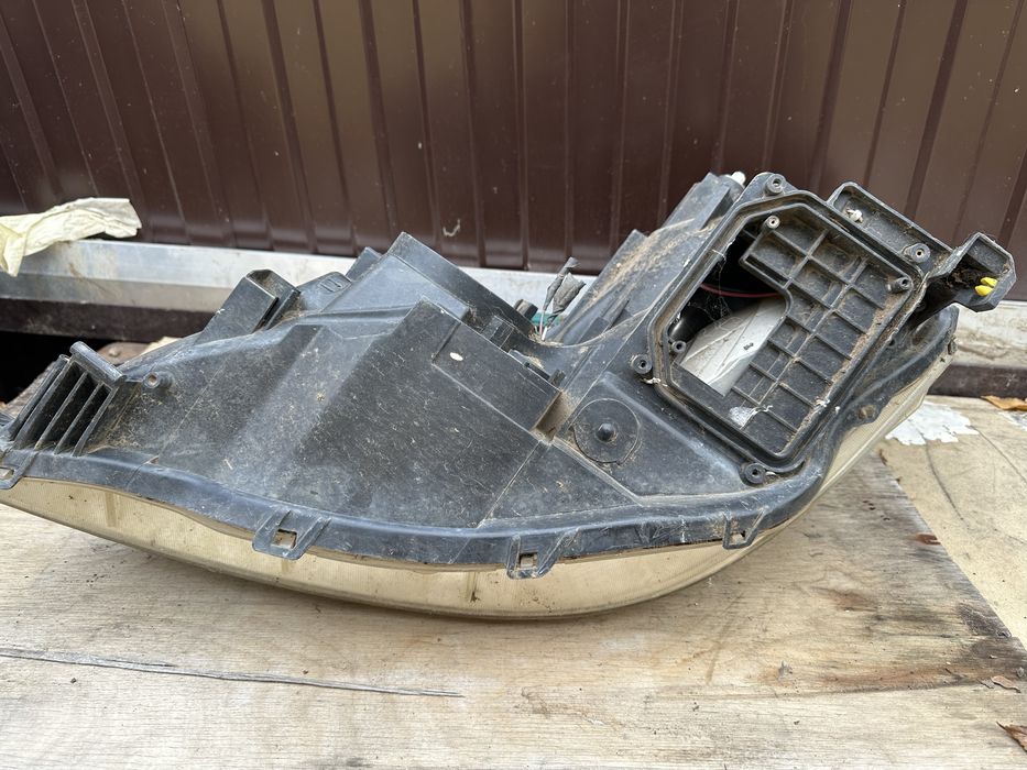 Продам фару на сандеро 1