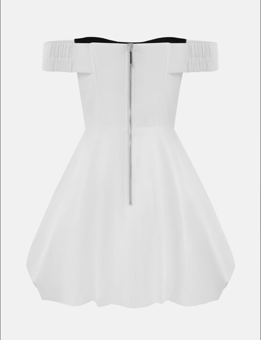 Платье мини с открытыми плечами и бантом на лифе