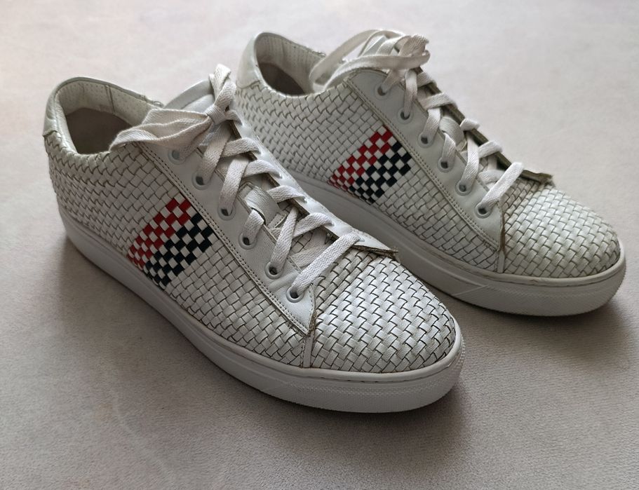 Оригинал белые кроссы Baldinini 42 размер