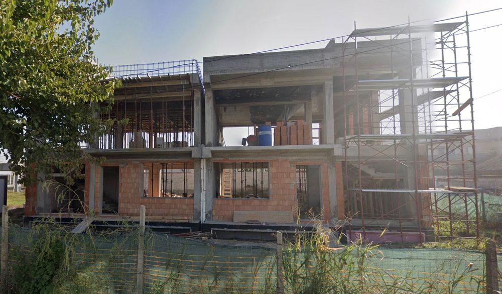 Duplex Premium de vânzare | La gri | 200 mp construiți |