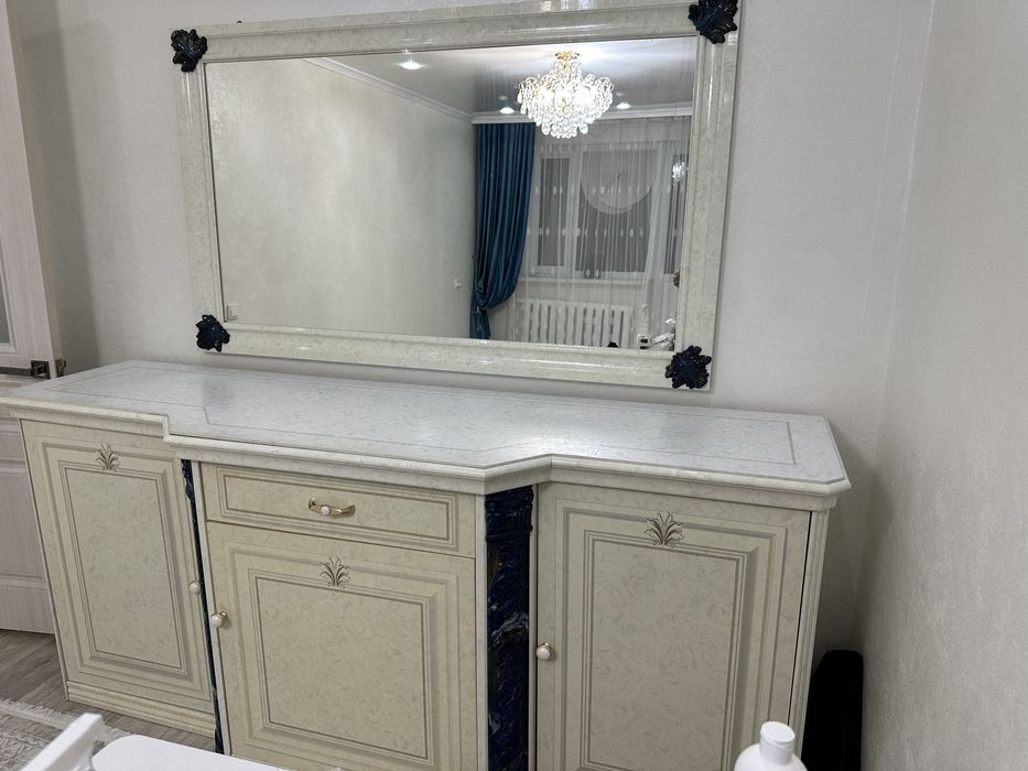 Продам горку для гостиной