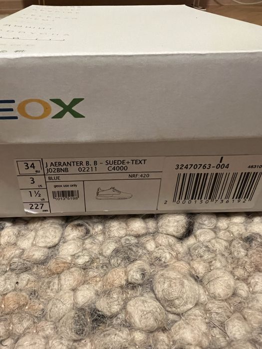 Чисто нови обувки за момче 34 номер на Geox