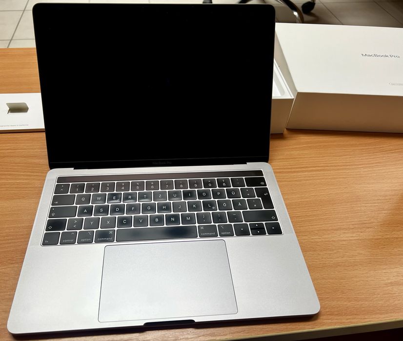 MacBook Pro 13” 2019 Touch Bar i5 8GB 256GB Space Gray