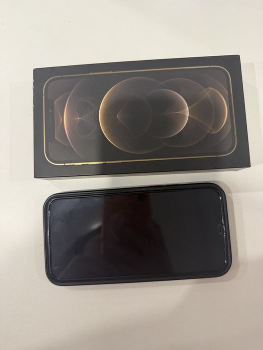 Продам IPhone 12 Pro. Коробка есть.