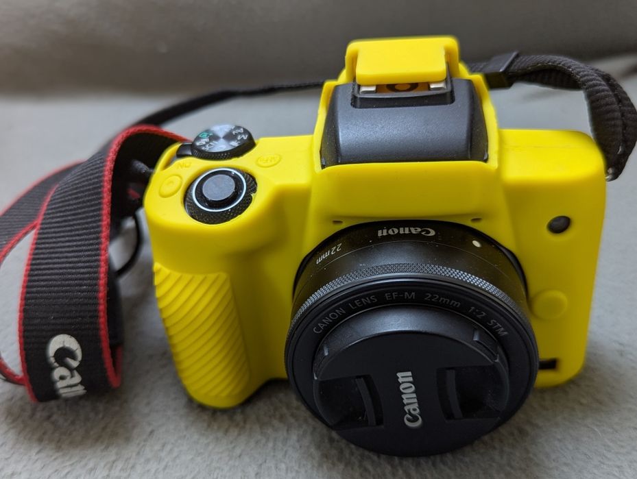 Фабричен комплект Canon M50 с два обектива и адаптер