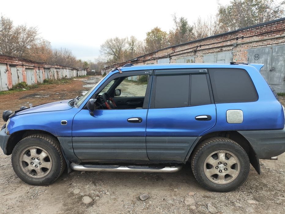 Toyota Rav4 1995год.