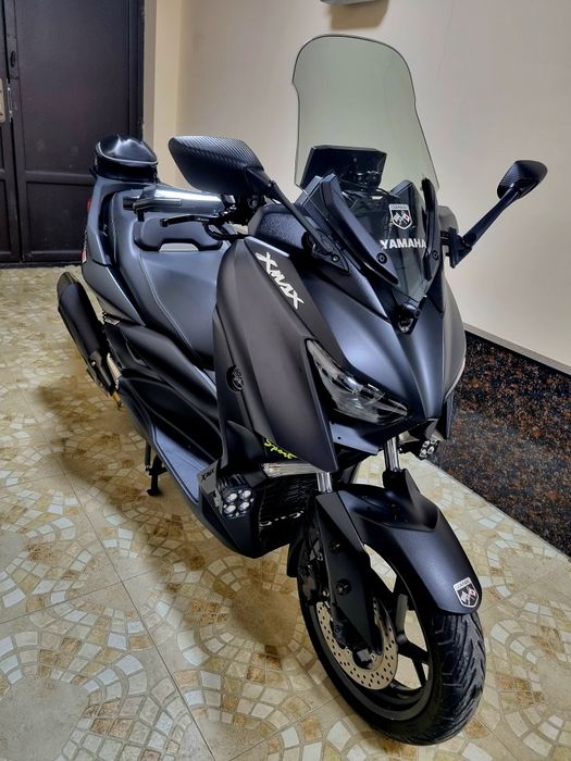 Yamaha xmax 125.