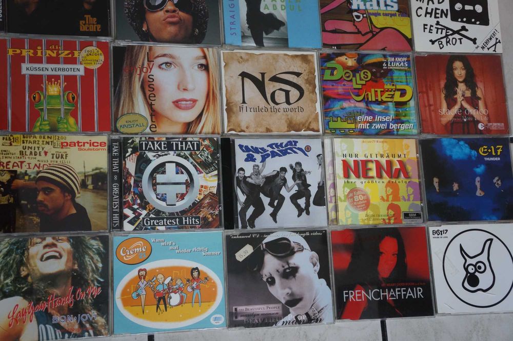 Оригинални CD макси сингли 43 бр. пакет за 10 Евро