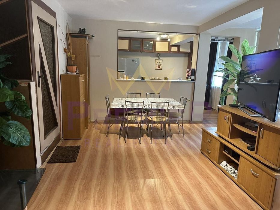 Дава се под наем Мезонет в Варна, Спортна зала - 112 кв.м за 747.66 € - Снимка #1