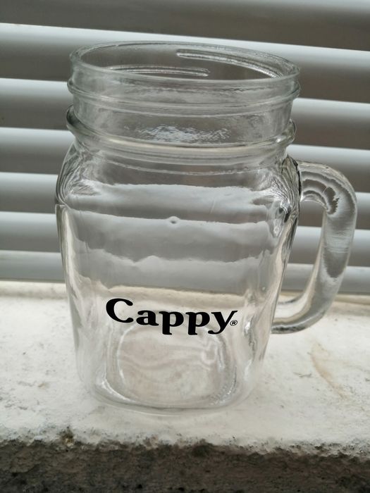 Продавам различни чаши