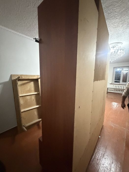 Отдам бесплатно сервант