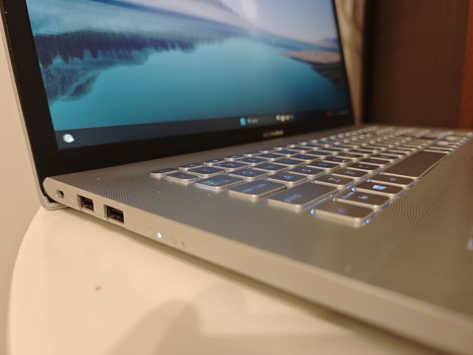 Laptop ASUS VivoBook 17 (17.3 inch) + Windows 11 Home