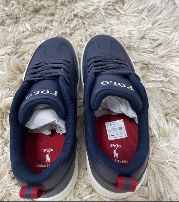 Adidași Polo produs Original și Nou la preț Redus