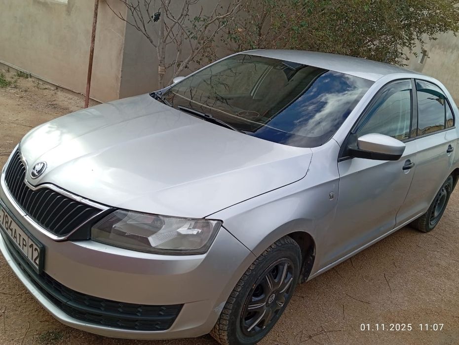 Skoda Rapid 2012