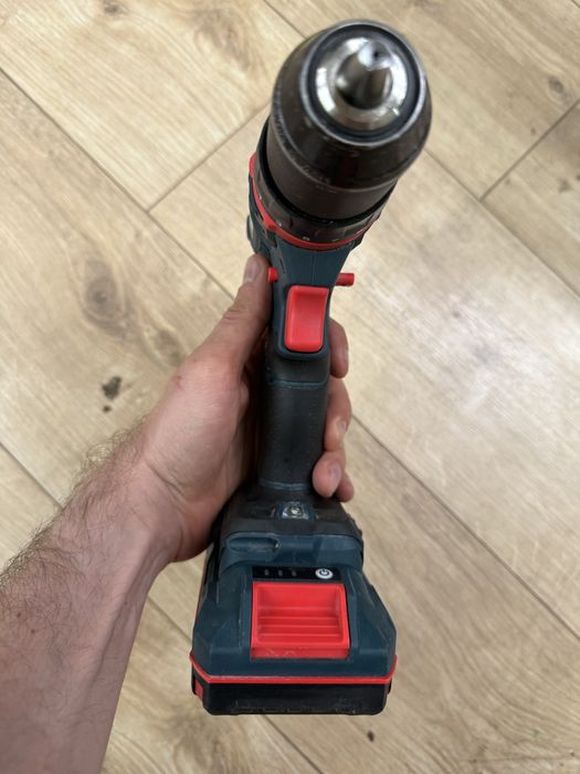 Alteco ударный шуроповерт с двумя аккомуляторами.