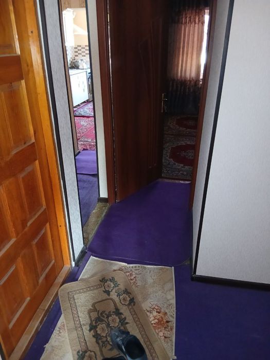 2 xonali uy shahar markazida joylashgan.Kanechka Alpomish ko'chasi 6/2