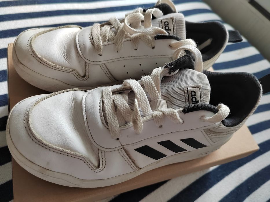 Нови маратонки Adidas 34