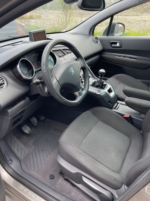 Vand peugeot 5008 1.6 benzina 156cp fabricatie 2012