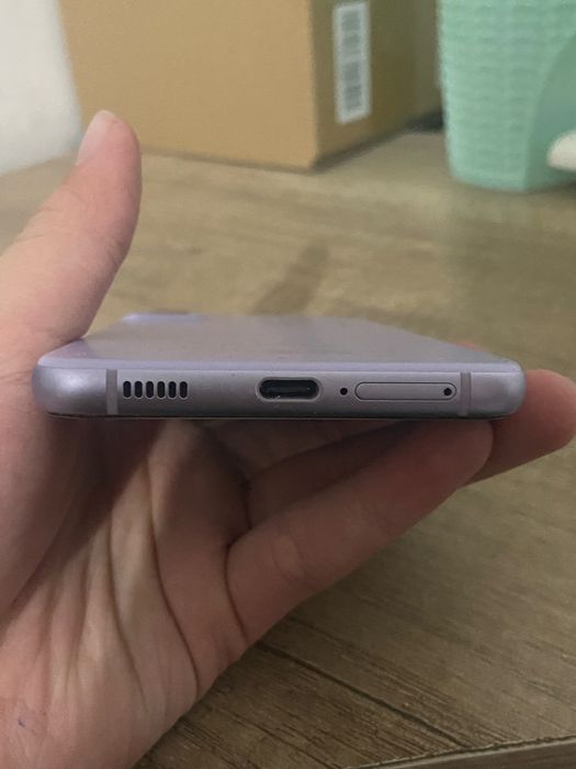 Samsung S21 FE  purple