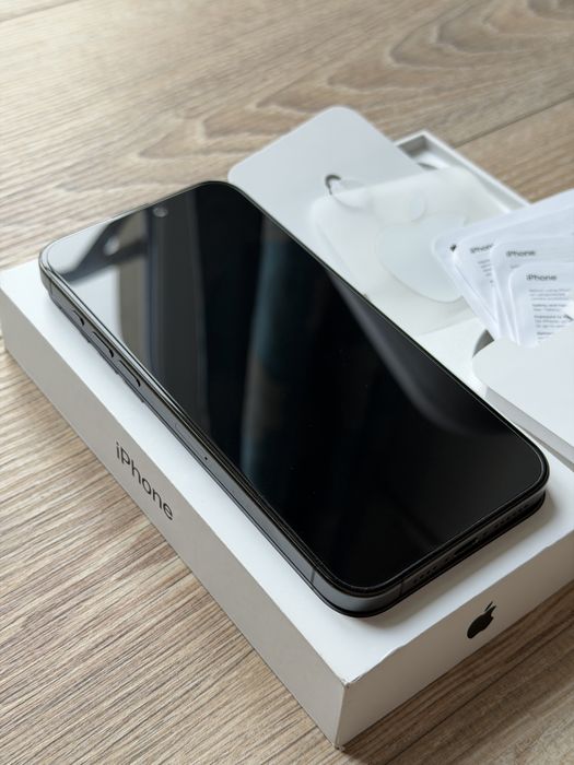 Iphone 15 Pro Max, 512 gb, bat.84%, negru - sticla spate fisurată