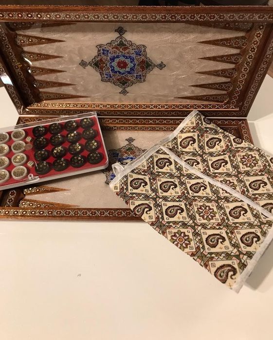 Нарды в комплекте