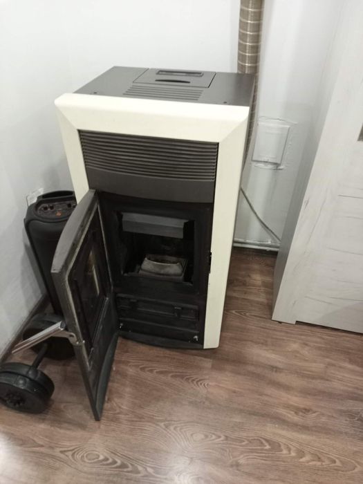 Пелетна камина Alfa Plam commo 15 kw