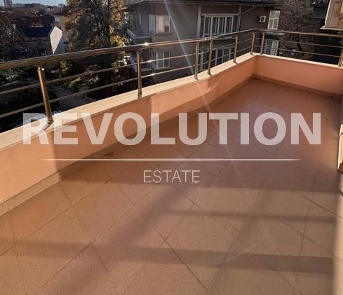 Дава се под наем Тристаен апартамент в Пловдив, Център - 94 кв.м за 661.98 € - Снимка #9