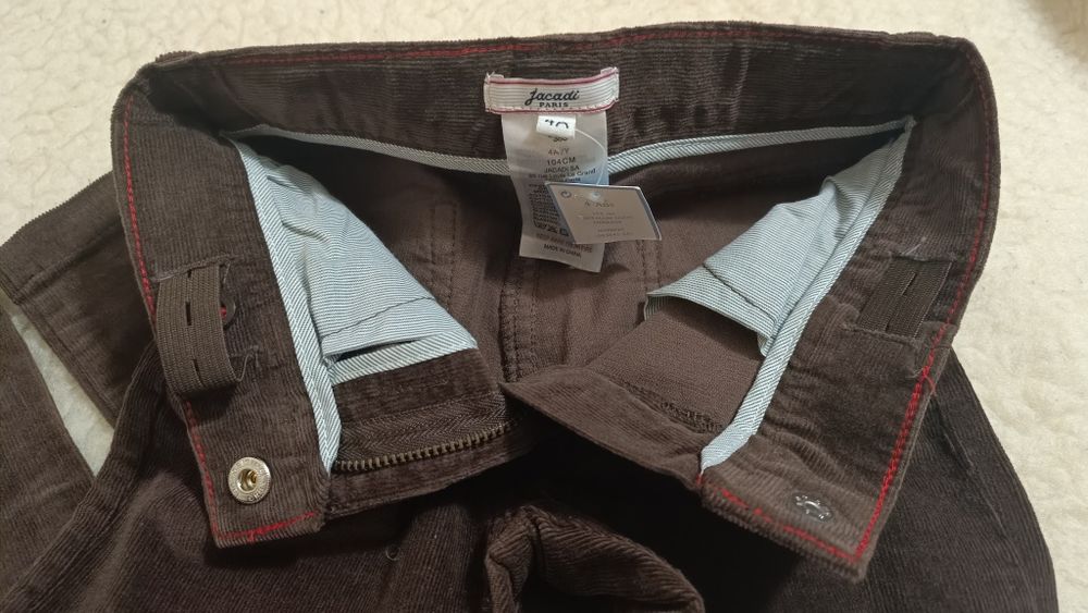 Нови детски джинси, р-р 104, за 4 год.