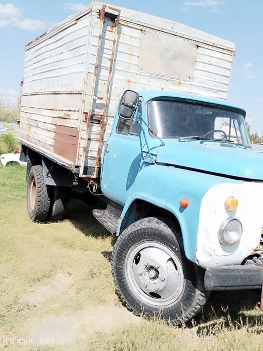 Gaz 53 srochni sotiladi