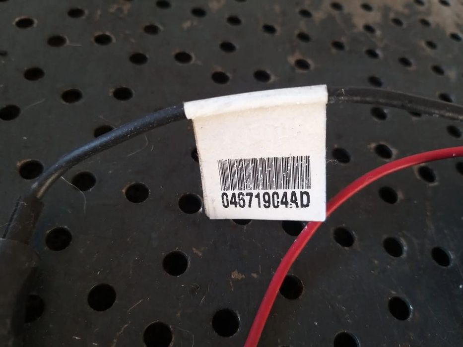 Antena radio dodge caliber 04671904ad