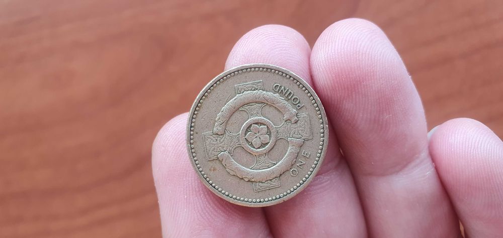 Vand moneda  Elizabeth 2  (1996) detalii pe Wats App.