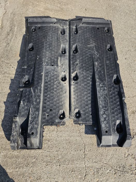 Scut lateral stanga, dreapta vw golf plus 1K0 825 211 , 1K0 825 212