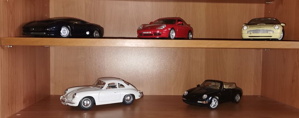 Колекционерски метални колички 1/18