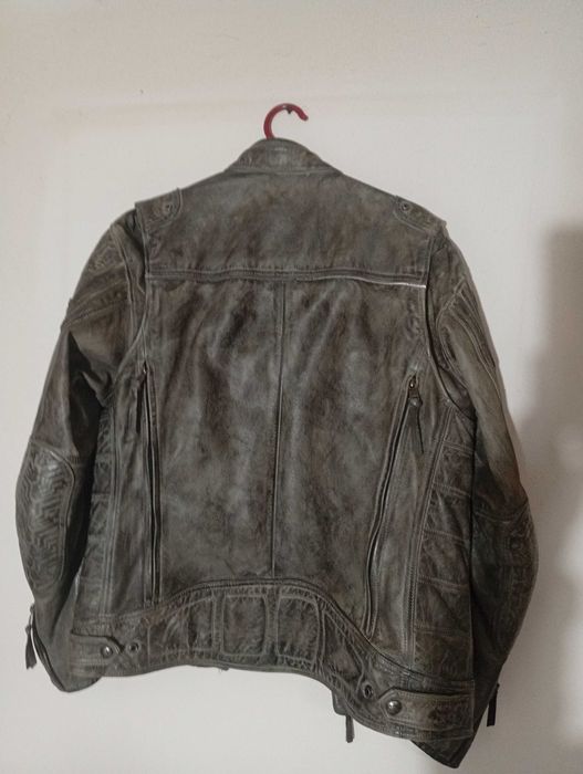 Vând geaca Harley Davidson pt barbati