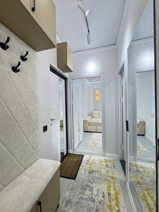 Чиланзар 11-квартал 1-комнатная переделан: 2-комнатная