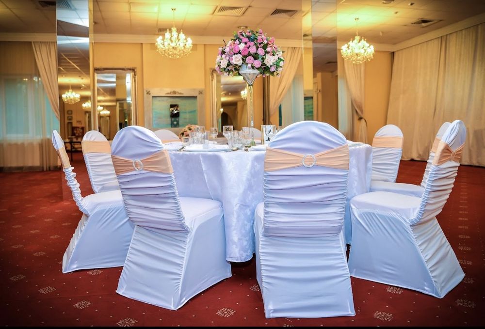 Inchiriez fete de masa /huse si funde scaun