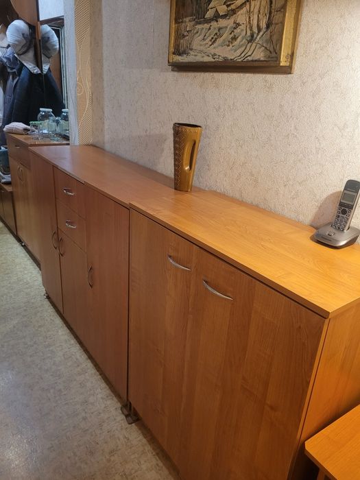 Два больших комода