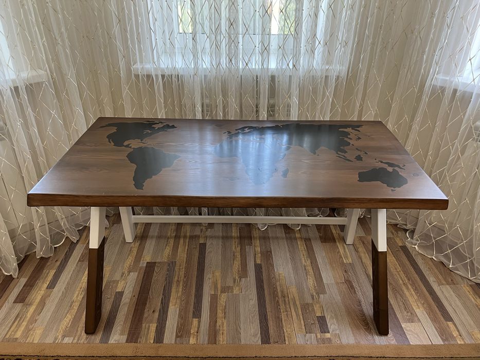 Стол в кабинет или офис